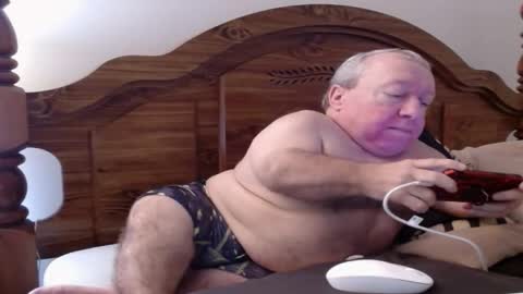 Cute Lil Man online show from 18, 11, 2025