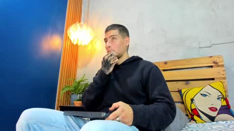 Snapshot of french_sexx chatting on 13, 12, 2024 Xavier online show from 13, 12, 2024