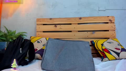 Snapshot of french_sexx chatting on 24, 12, 2024 Xavier online show from 24, 12, 2024