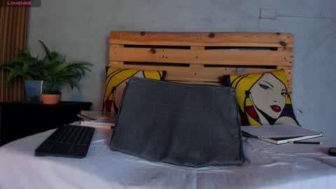 Snapshot of french_sexx chatting on 28, 12, 2024 Xavier online show from 28, 12, 2024