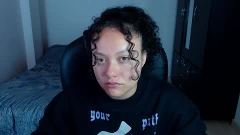 Snapshot of freud_x_louise1 chatting on 14, 11, 2025 Louise online show from 14, 11, 2025