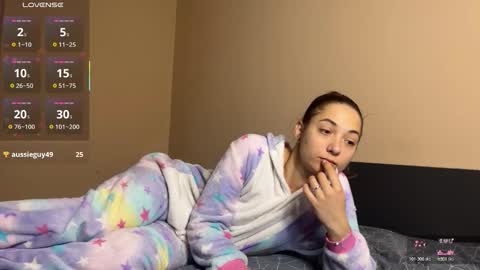 Snapshot of freyaoliver chatting on 26, 10, 2025 FreyaOliver online show from 26, 10, 2025