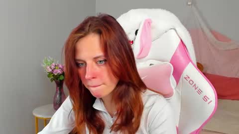 Snapshot of freyaveys chatting on 19, 6, 2026 FreyaVeys online show from 19, 6, 2026