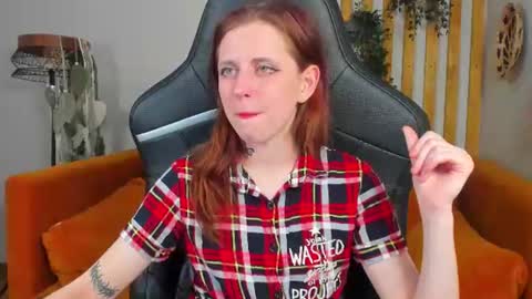 Snapshot of freyaveys chatting on 4, 7, 2026 FreyaVeys online show from 4, 7, 2026