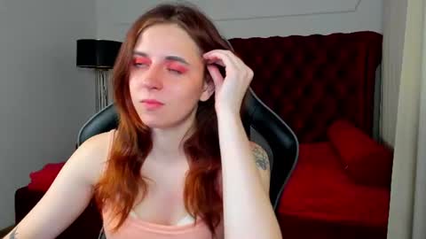 Snapshot of freyaveys chatting on 5, 7, 2026 FreyaVeys online show from 5, 7, 2026