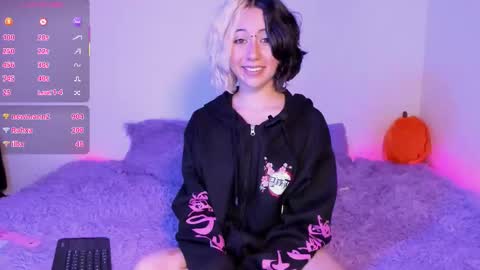 frida_lassi_ online show from 28, 9, 2025