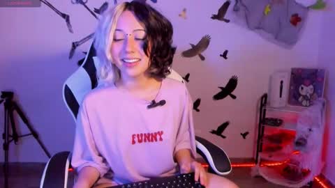 frida_lassi_ online show from 11, 10, 2025