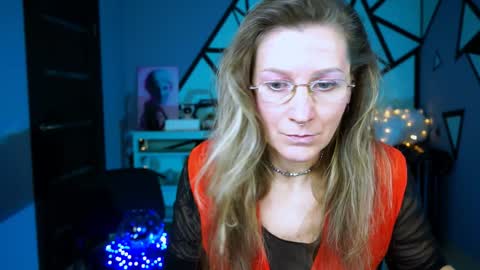 Snapshot of fridatander chatting on 26, 12, 2024 Frida Tander online show from 26, 12, 2024