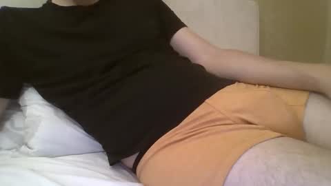 Snapshot of friendly_frank_18 chatting on 19, 10, 2025 friendly_frank_18 online show from 19, 10, 2025