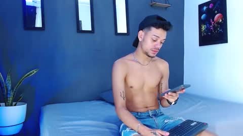 Adam y pitter online show from 4, 12, 2024