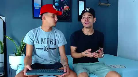 Adam y pitter online show from 22, 12, 2024