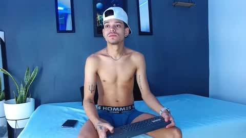 Adam y pitter online show from 24, 12, 2024