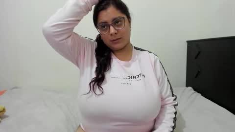 Snapshot of fromheaven_ chatting on 8, 10, 2025 Lucy online show from 8, 10, 2025