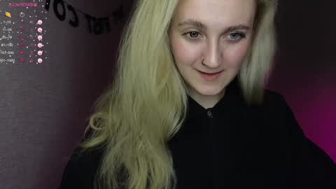 Snapshot of frosty_blueberries4 chatting on 13, 12, 2024 ANA online show from 13, 12, 2024