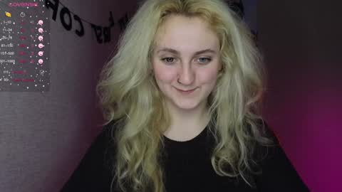 Snapshot of frosty_blueberries4 chatting on 16, 12, 2024 ANA online show from 16, 12, 2024