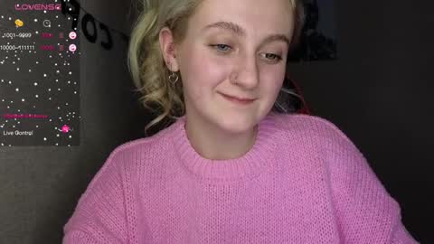 Snapshot of frosty_blueberries4 chatting on 21, 12, 2024 ANA online show from 21, 12, 2024