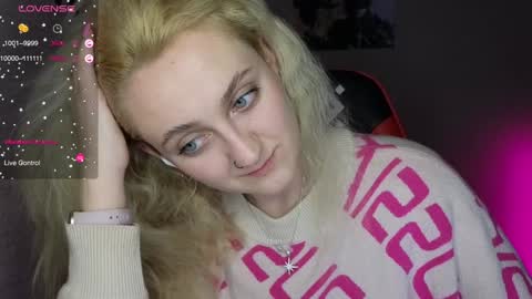 Snapshot of frosty_blueberries4 chatting on 28, 12, 2024 ANA online show from 28, 12, 2024