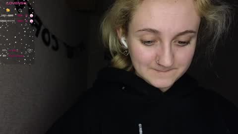 Snapshot of frosty_blueberries4 chatting on 4, 2, 2025 ANA online show from 4, 2, 2025