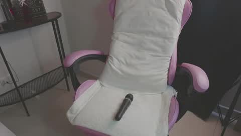 Noface -IDEPENDENT MODEL- online show from 24, 4, 2026