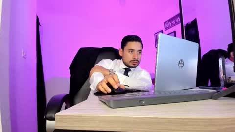 Snapshot of fuckerwate chatting on 31, 10, 2025 SERGIO THE SEX LAWYER online show from 31, 10, 2025