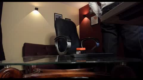 Snapshot of fuckerwate chatting on 10, 11, 2025 SERGIO THE SEX LAWYER online show from 10, 11, 2025