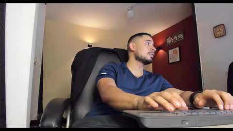 Snapshot of fuckerwate chatting on 25, 11, 2025 SERGIO THE SEX LAWYER online show from 25, 11, 2025