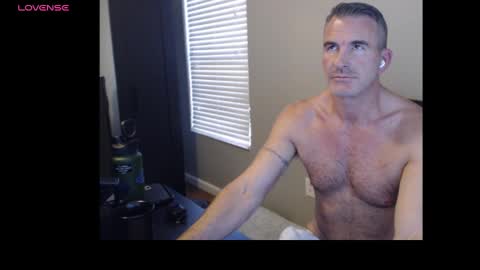 Snapshot of funfitmalelv2 chatting on 10, 9, 2025 funfitmalelv2 online show from 10, 9, 2025