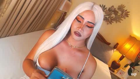 Snapshot of funtastic_harlow chatting on 18, 11, 2025 Maddonna online show from 18, 11, 2025