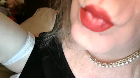 Jessie Love online show from 20, 12, 2025