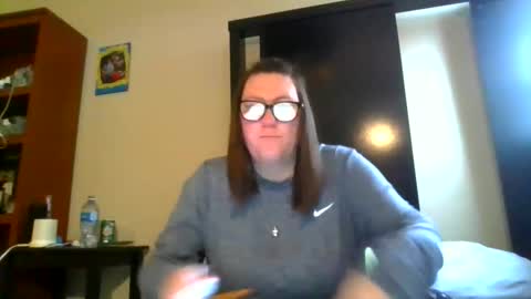 fuzzypeaches87 online show from 1, 4, 2026