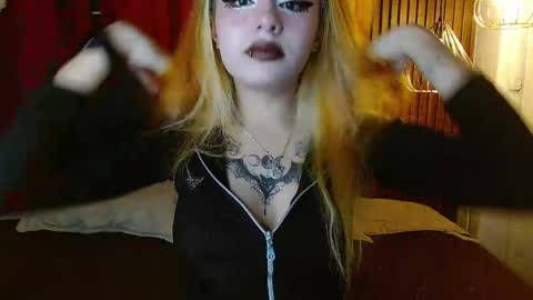 FIRE AND FOX online show from 6, 4, 2026