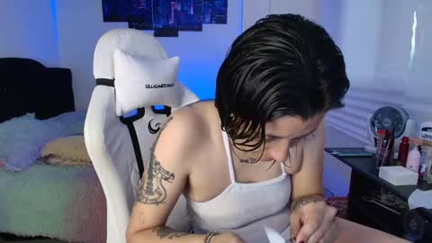 Snapshot of gabbie_kook chatting on 11, 10, 2025 gabbie_kook online show from 11, 10, 2025