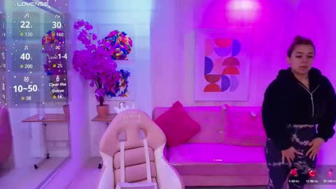 Snapshot of gabby_evanns chatting on 7, 10, 2025 gabby_evanns online show from 7, 10, 2025