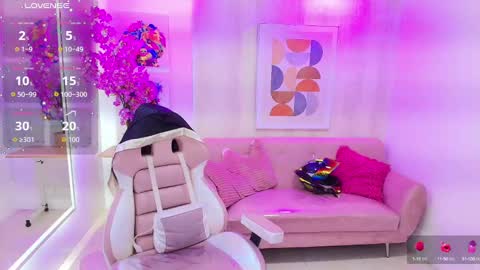 Snapshot of gabby_evanns chatting on 14, 10, 2025 gabby_evanns online show from 14, 10, 2025