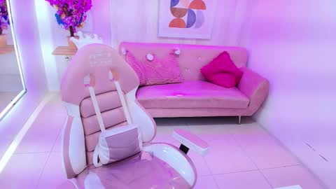 Snapshot of gabby_evanns chatting on 20, 10, 2025 gabby_evanns online show from 20, 10, 2025