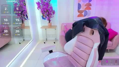 Snapshot of gabby_evanns chatting on 18, 11, 2025 gabby_evanns online show from 18, 11, 2025