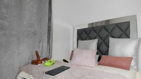   Instagram soygabi g   online show from 5, 2, 2025