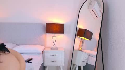 gabi_w online show from 18, 9, 2025