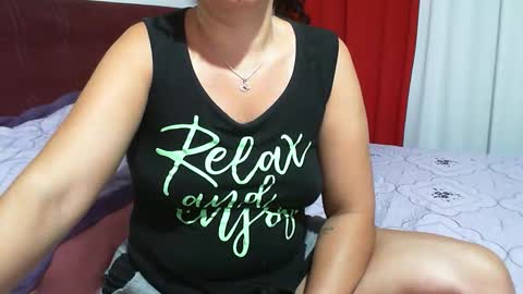 gaby  layla online show from 19, 11, 2025