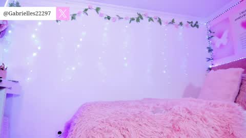   online show from 11, 4, 2026