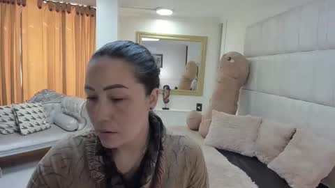 Snapshot of gaby_trent chatting on 16, 12, 2025 gabriela online show from 16, 12, 2025