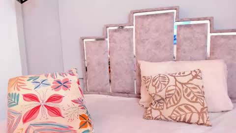 gabyyjones online show from 28, 2, 2025