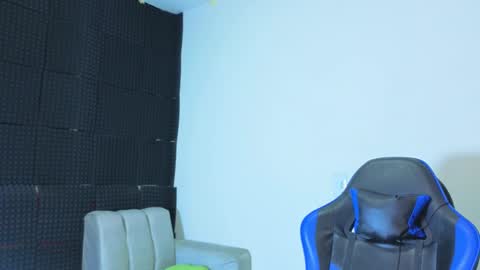 Snapshot of gael__david chatting on 7, 10, 2025 Gael online show from 7, 10, 2025