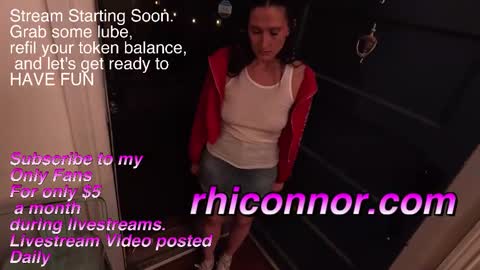 Snapshot of gagngush chatting on 23, 10, 2025 Rhi Connor online show from 23, 10, 2025
