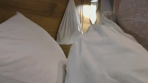 Snapshot of gardens_emmannuelle chatting on 23, 11, 2025 Rose online show from 23, 11, 2025