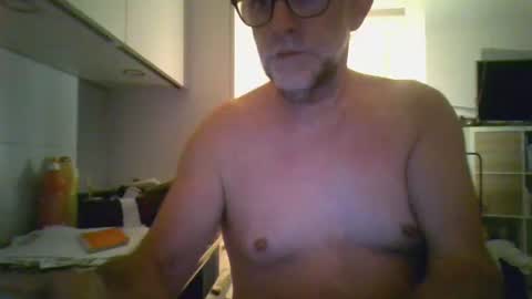 Snapshot of gaulis72 chatting on 2, 1, 2025 gaulis72 online show from 2, 1, 2025