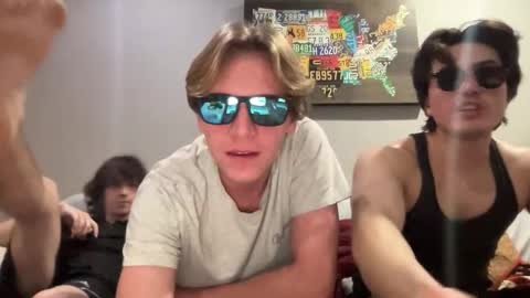 Snapshot of gavinnumbers chatting on 28, 10, 2025 gavinnumbers online show from 28, 10, 2025