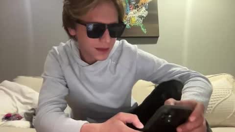 Snapshot of gavinnumbers chatting on 16, 12, 2025 gavinnumbers online show from 16, 12, 2025