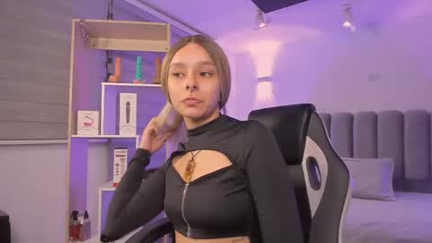 Snapshot of gemarodriguez_ chatting on 15, 12, 2025 Gemma online show from 15, 12, 2025