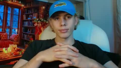 Snapshot of gemdominus chatting on 16, 12, 2025 Gem Dominus online show from 16, 12, 2025